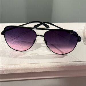 Quay Australia high key women sunglasses Black Frame / Black Plum Pink Lens